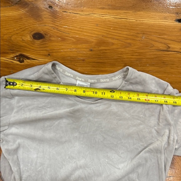 Born Soft Gray Long Sleeve Shirt Sweat Top with front pocket size large - Picture 4 of 8